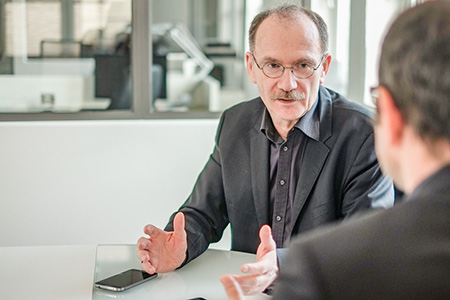 Energieexperte Dr. Pöhls zum Thema Online-Vergleichsrechner